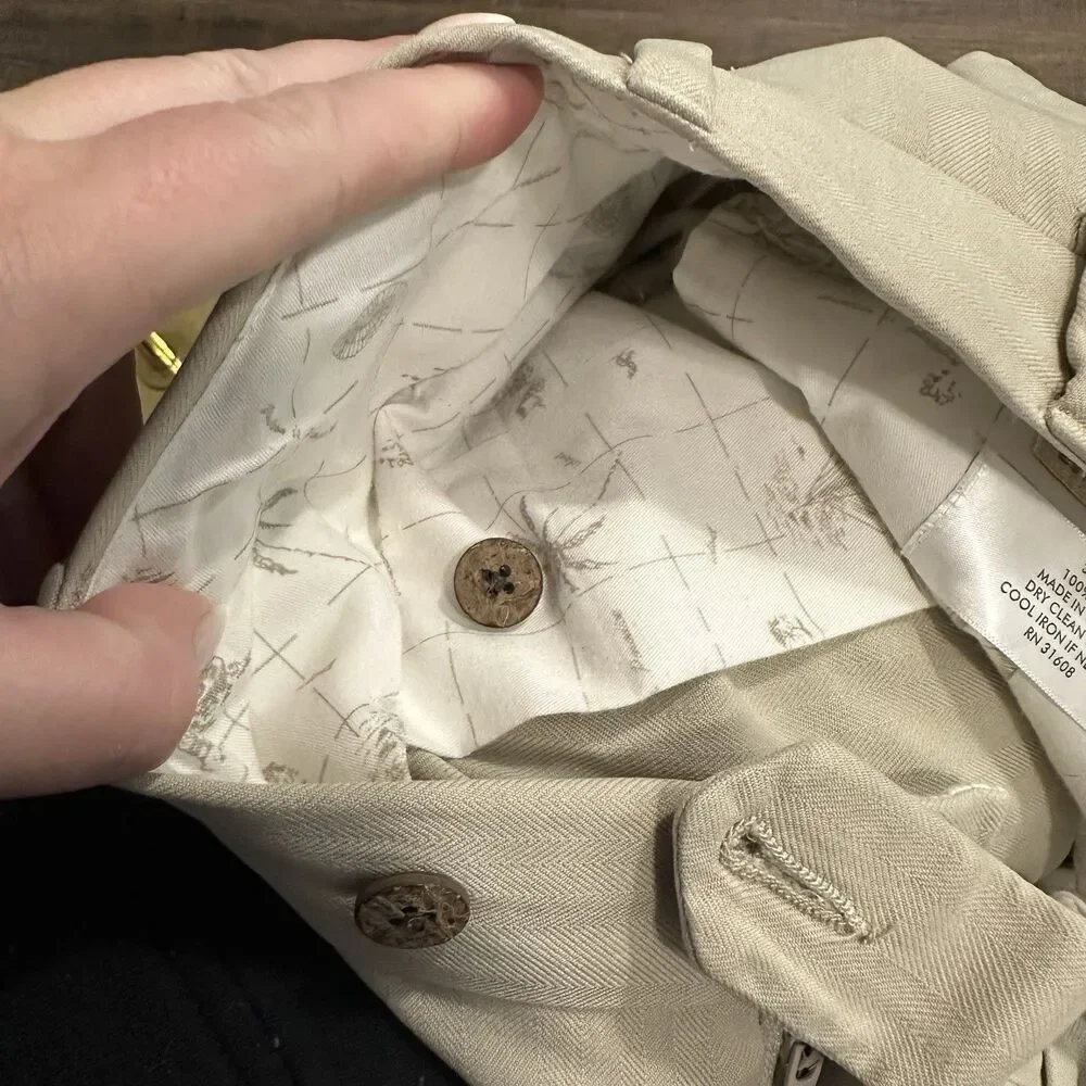 Jos A Bank Men's 100% Silk 34 Regular Tan Pleated Chino Shorts Inseam‎ 9